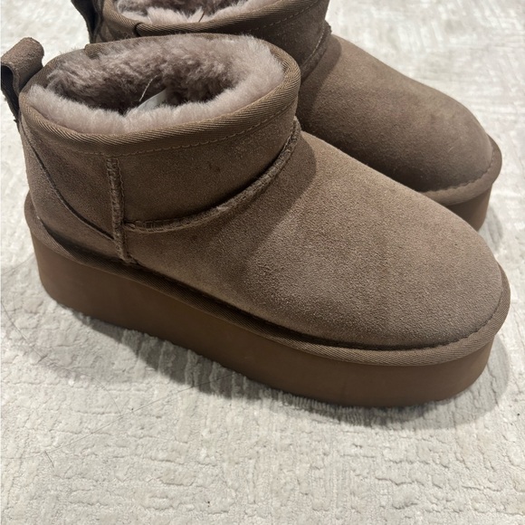 Platform Uggs - Picture 2 of 4